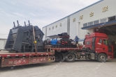 1000*700液壓對(duì)輥制砂機(jī)，1210反擊破發(fā)往四川