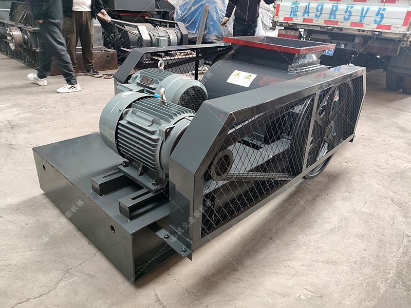 雙齒輥破碎機(jī)，如何解決大塊物料破碎的困擾？